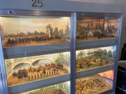 Cholmondeley Soldiers 25 Large