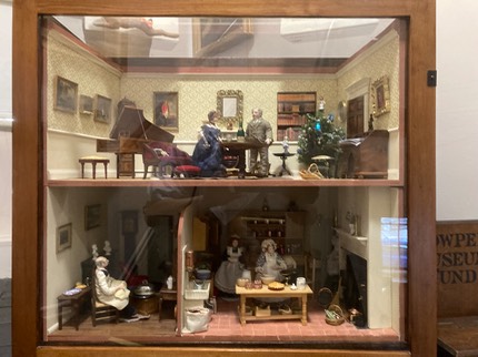 OlneyMuseum-DollsHouse-Inside