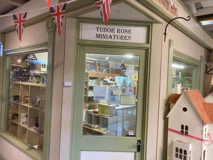TudorRoseDereham-A Large
